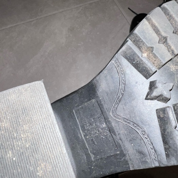 Dressy boots - Picture 4 of 8